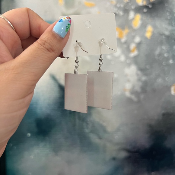 BB Food Novelty Earrings | Q - Picture 3 of 3